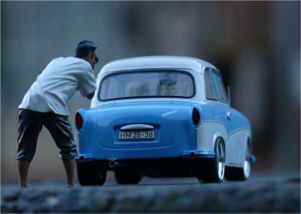 1:18 Trabant P50 blue / cremewhite mit Alufelgen und inkl OVP